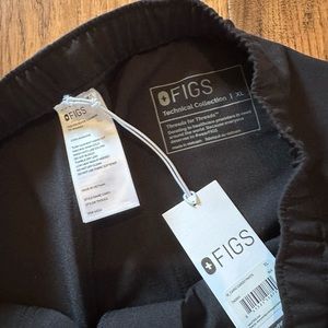 Neverworn NWT FIGS Cairo cargo scrub pants